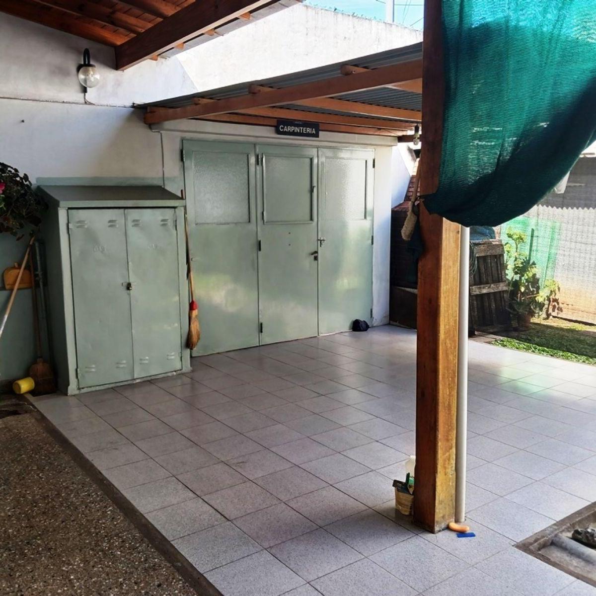 Casa en Venta Villa Lugano 3 Ambientes Muy Buen Estado Garaje Fondo con Parque Terraza en Esquina 5