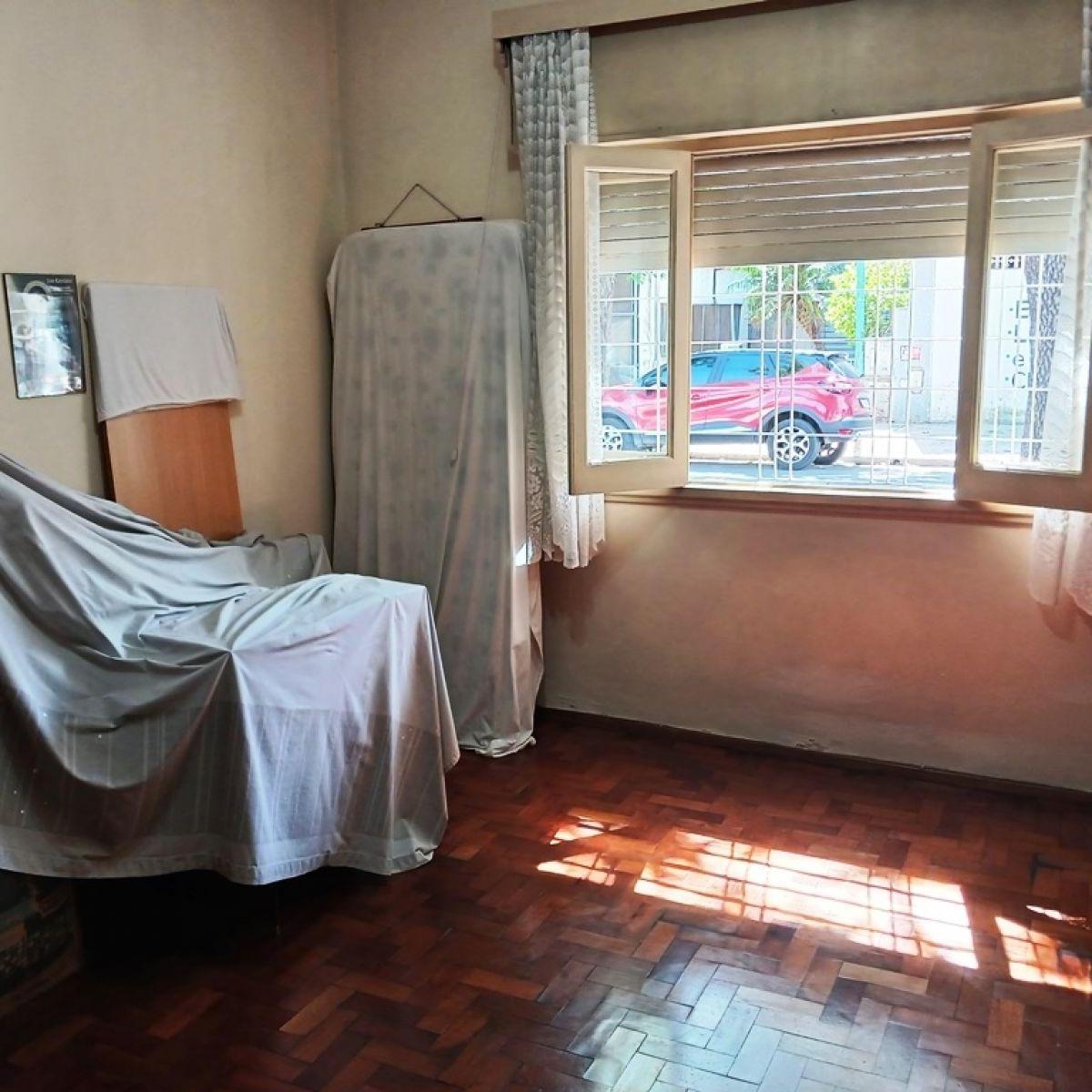 Casa en Venta Villa Lugano 3 Ambientes Muy Buen Estado Garaje Fondo con Parque Terraza en Esquina 1