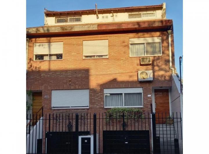 VENTA TRIPLEX SIN EXPENSAS / PARQUE AVELLANEDA / 5 AMBIENTES / CON PATIO / APTO CREDITO HIPOTECARIO 1