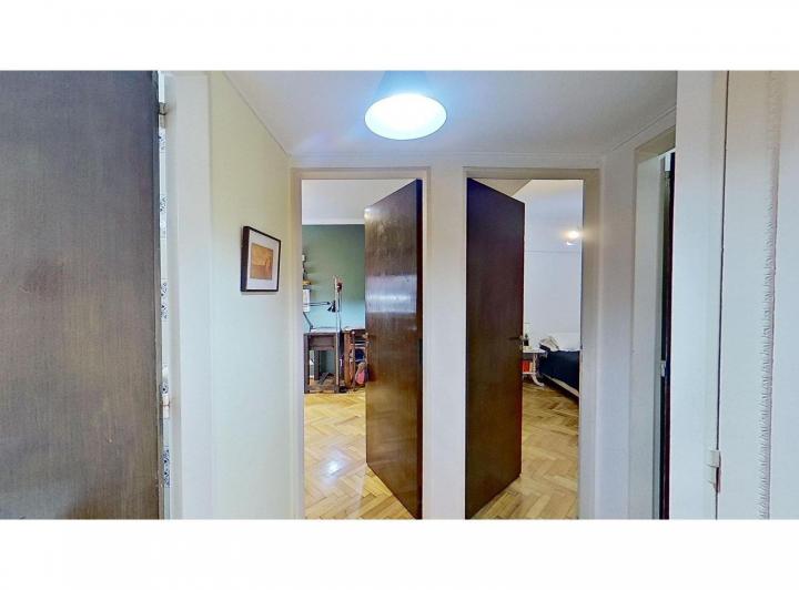 Venta - Excelente departamento de 3 ambientes mas dependencia en Caballito 1