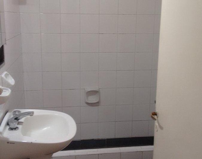 OLIVOS en ALQUILER casa muy comoda con 2 dorm, living comedor, cocina comedor, , baño, garage, patio 4