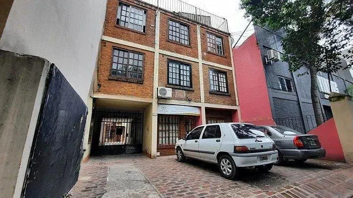 Venta de departamento 3 ambientes con pato privado, Moron .- 1