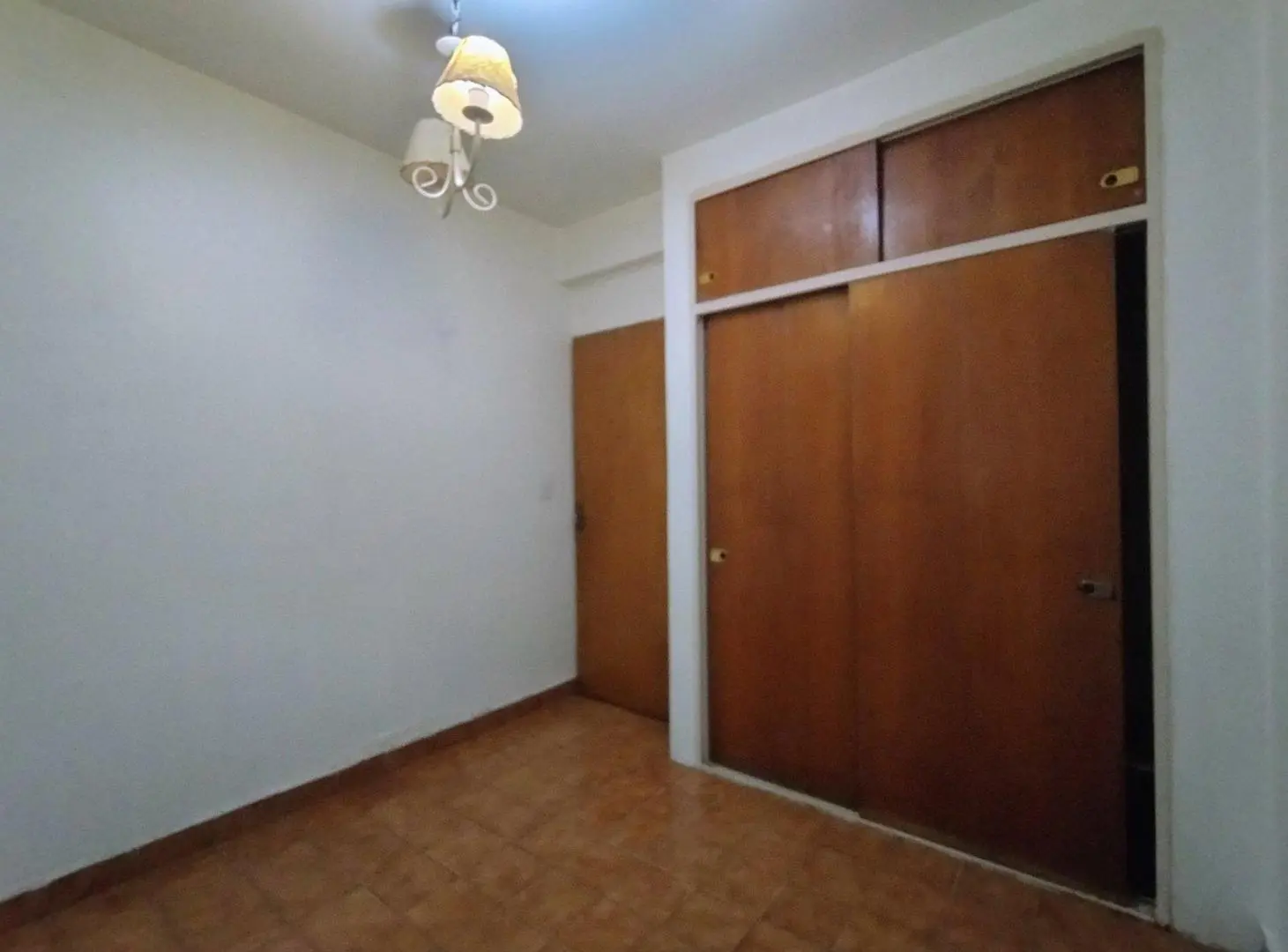 Venta de departamento 3 ambientes con pato privado, Moron .- 5