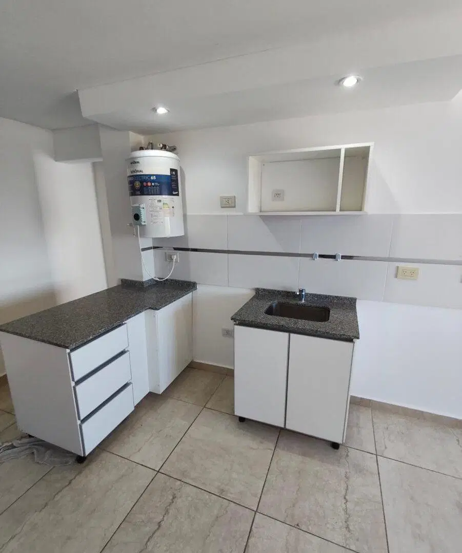 Venta de departamento en Moron 4