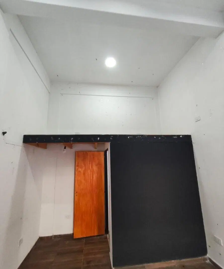 Alquiler de Local en castelar Sur 5
