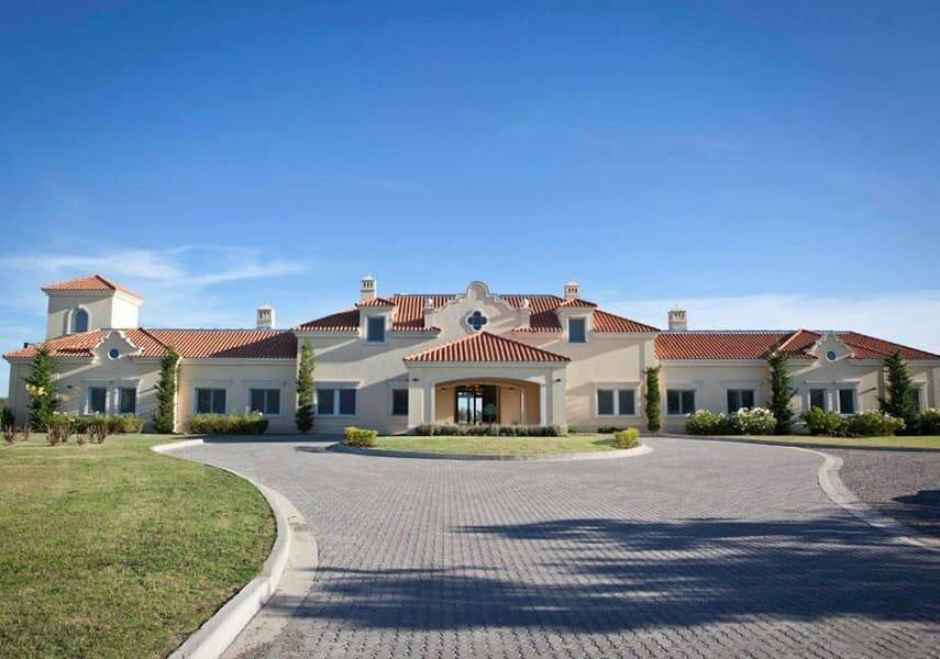 VENTA CASA DE CAMPO EN CONSTRUCCIÓN, LA VICTORIA POLO CLUB-LA PLATA