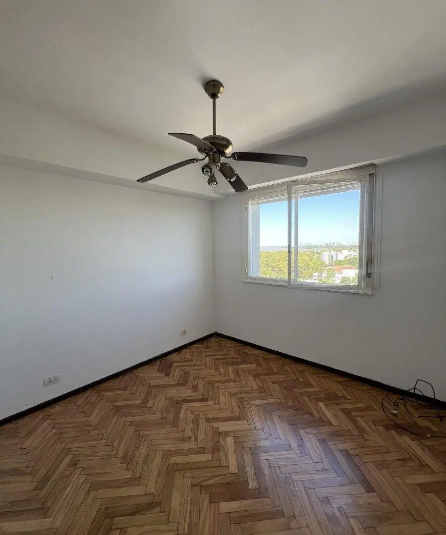 Semipiso de 4 ambientes con cochera; vista al río. 5