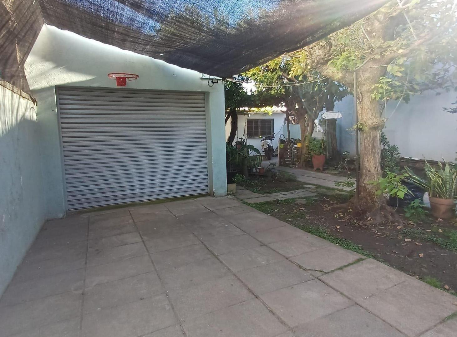 Casa de 3 ambientes en Moron