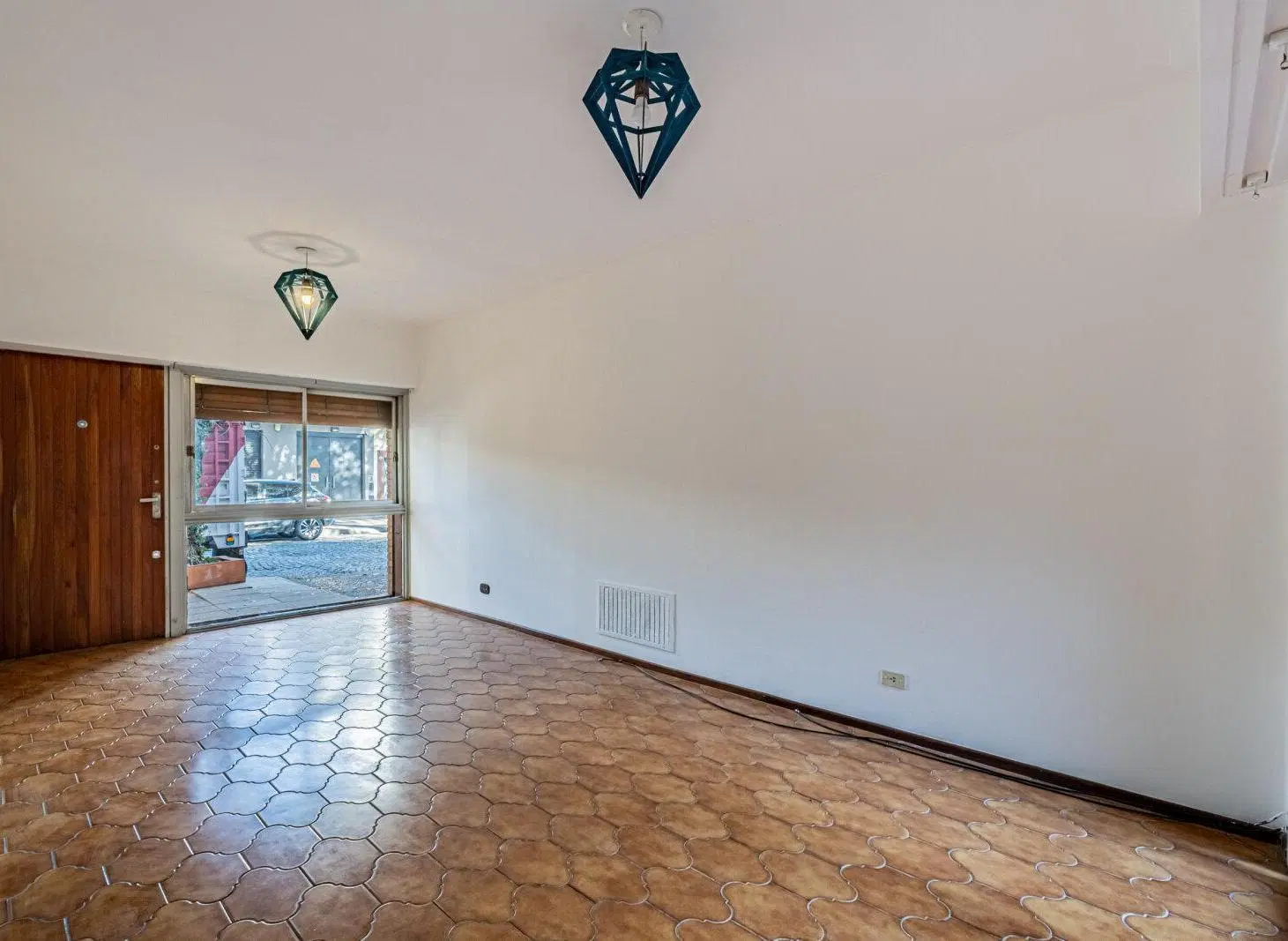 CASA 3 AMBIENTES PATIO GARAGE LAVADERO 2 BAÑOS LOTE PROPIO 2