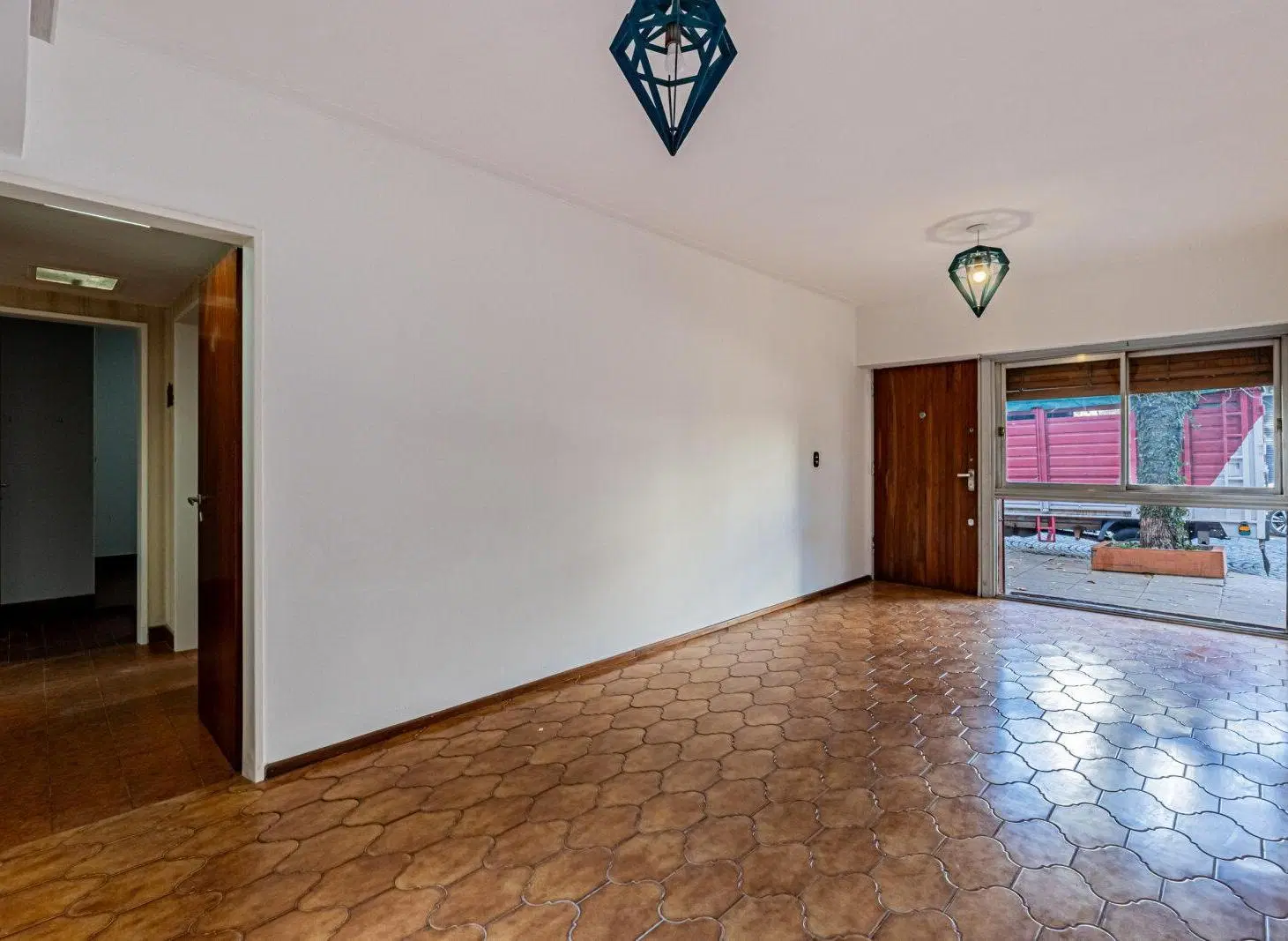 CASA 3 AMBIENTES PATIO GARAGE LAVADERO 2 BAÑOS LOTE PROPIO 1