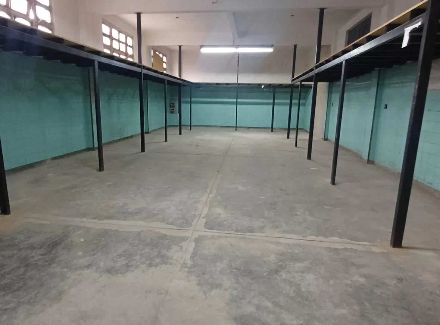 Oficinas con deposito, Gregorio de Laferrere 5