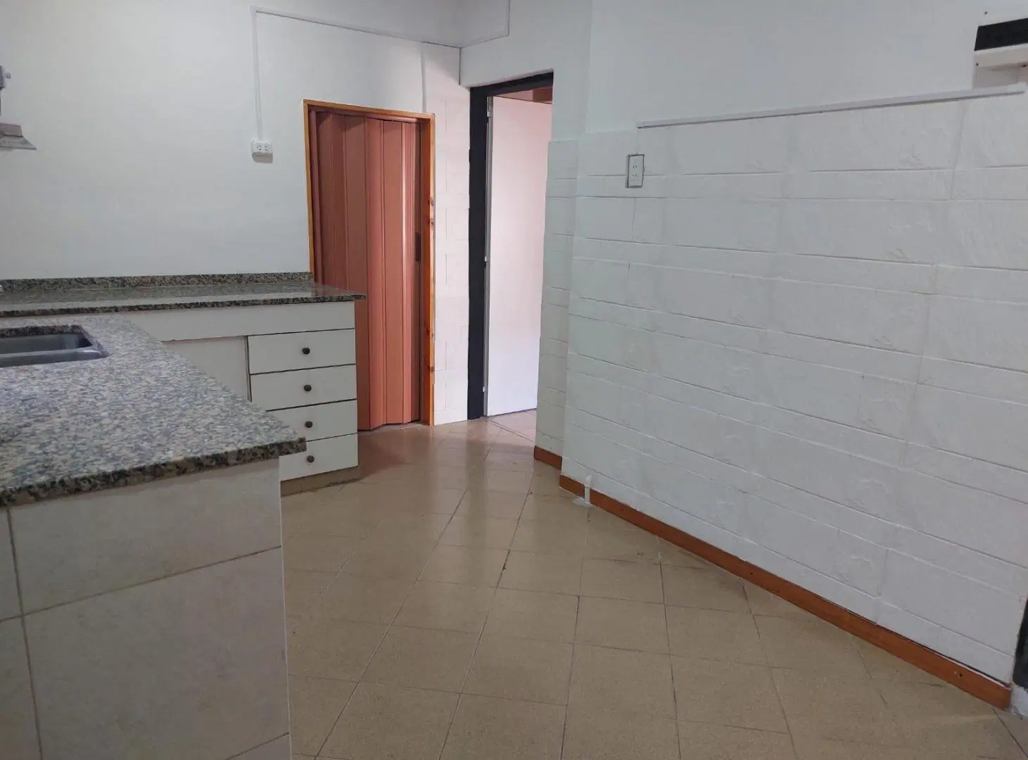 Venta Casa Multifamiliar con Renta 2