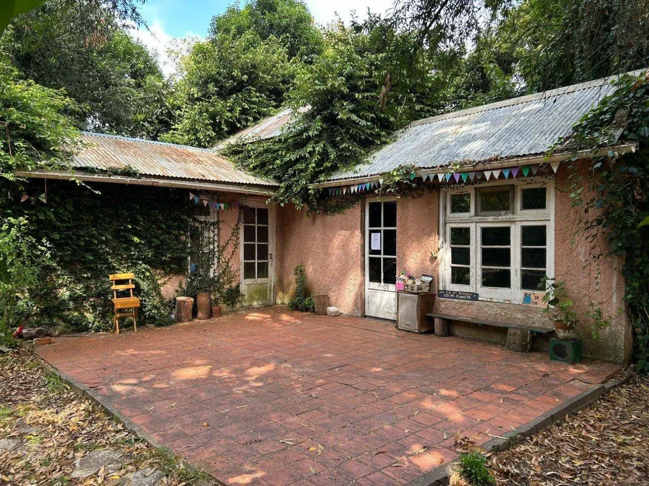 Casa con amplio terreno en Punta Indio 1