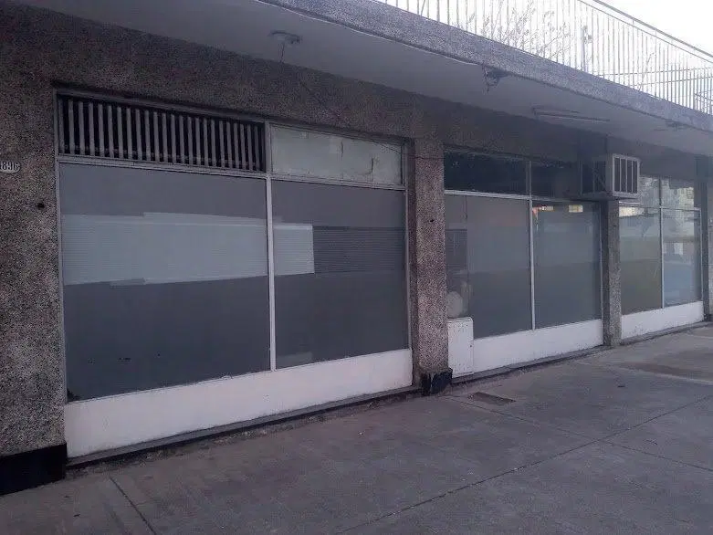 Espectacular Esquina con Locales en Block 3