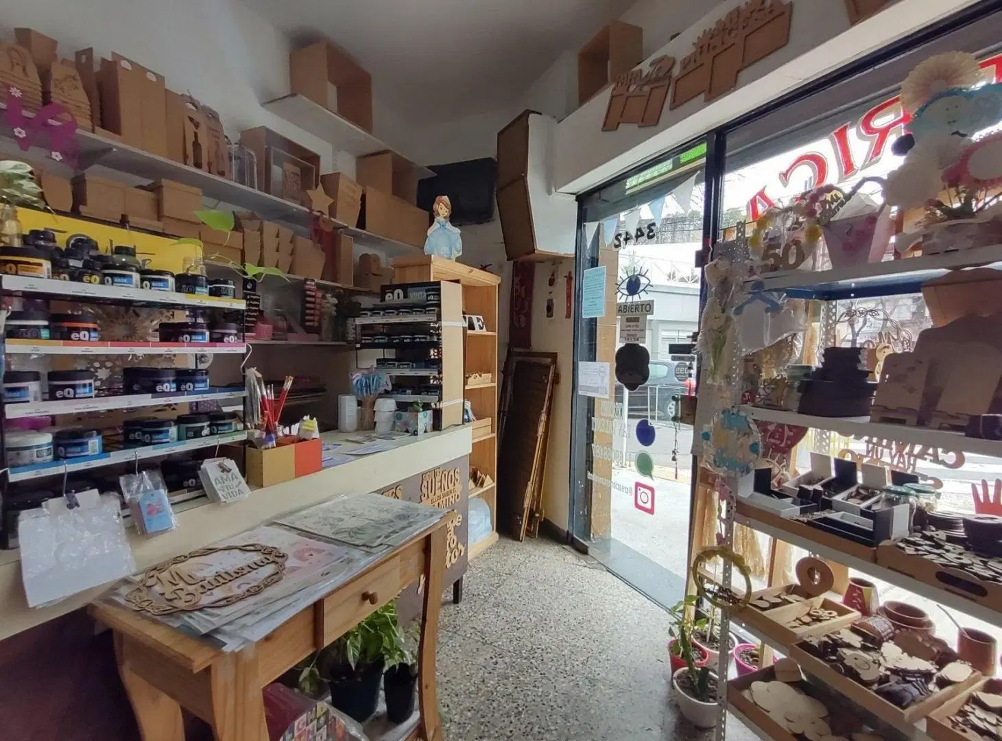 Local Comercial en Esquina sobre Avenida Alvarez Jonte 2