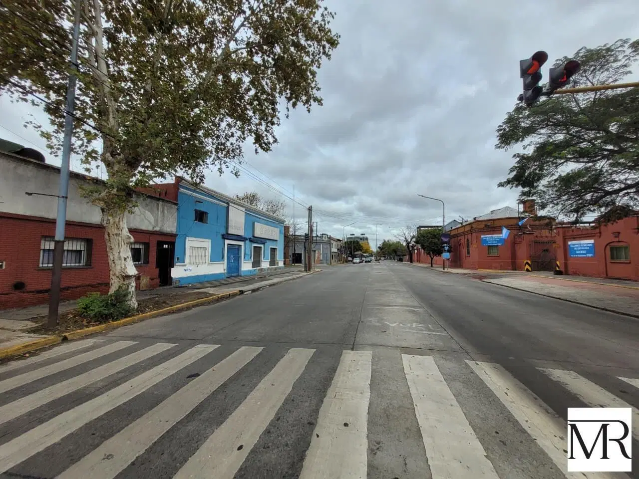 Galpon, Nave Industrial, Deposito + Dos Locales Sobre Avenida con doble Acceso, Gran Porton para cam 3