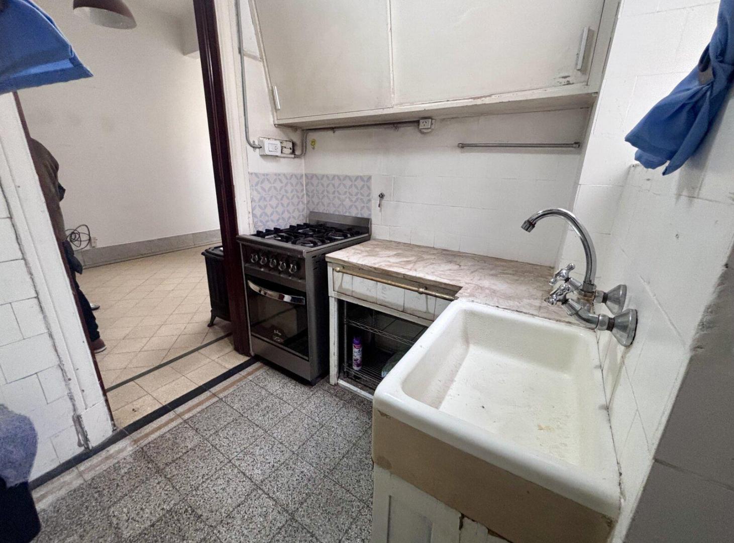 Imperdible departamento estilo PH de 3 ambientes con dependencia, muy luminoso. Caballito. APTO CRÉD