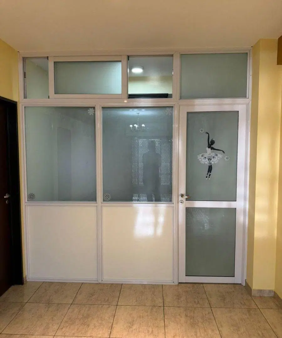Departamento Monoambiente dividido, APTO PROFESIONAL.- Moron .- 3