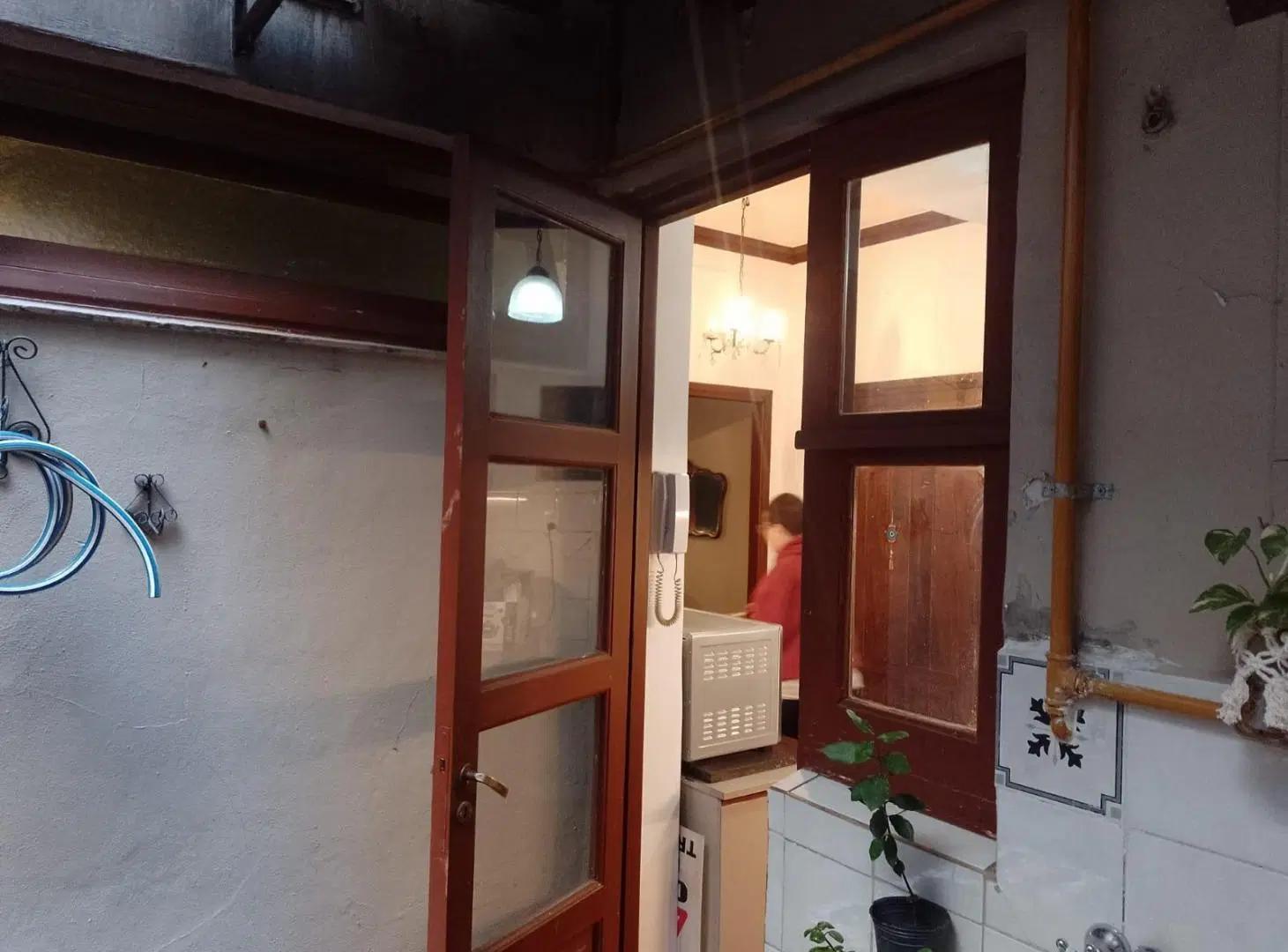 FLORES, YERBAL 2500, 47 M2, 3 AMBIENTES EN PLANTA BAJA. PATIO CON LAVADERO.  USD 86.000.- 3