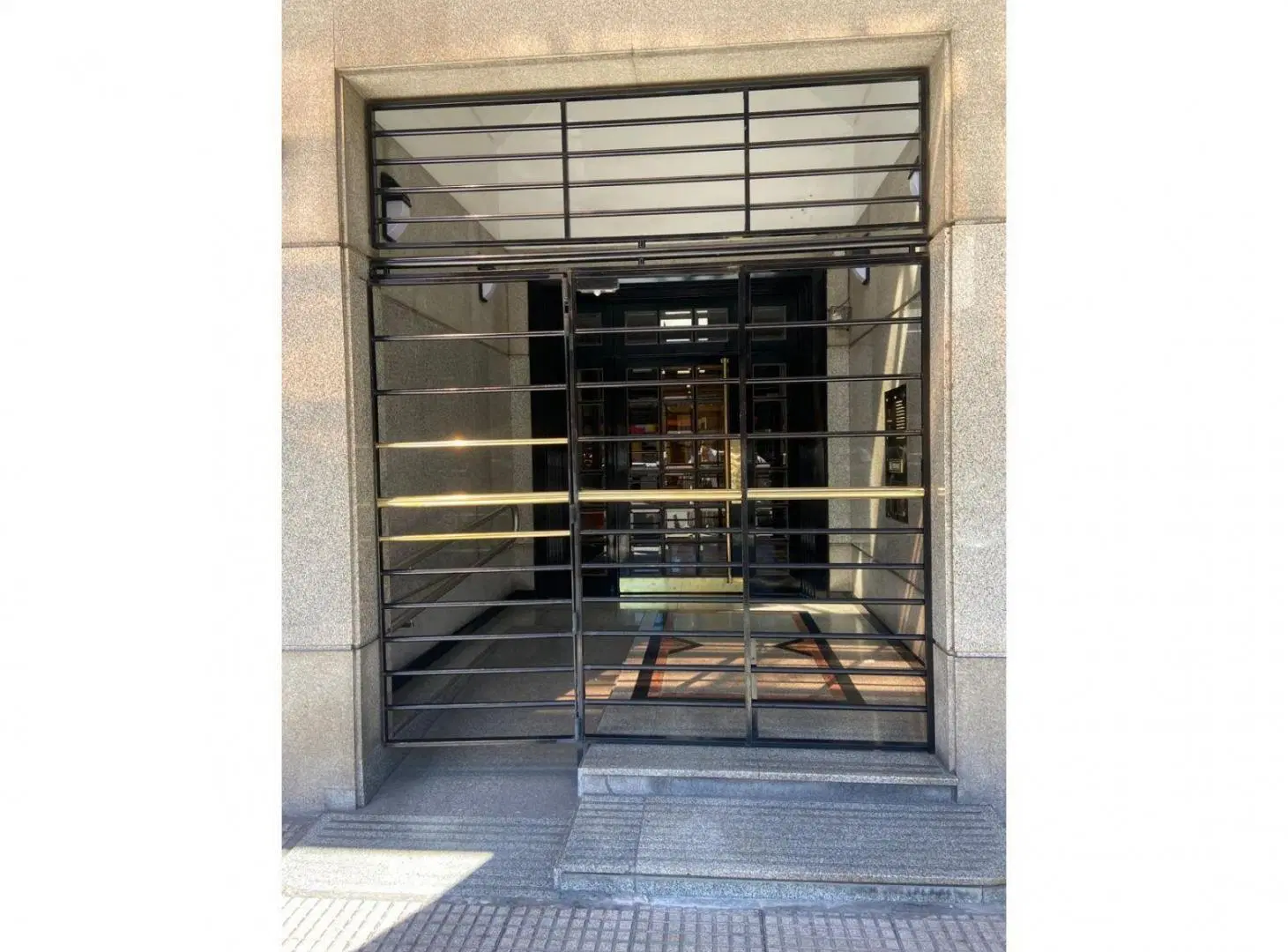 ALQUILO 3 Amts. Edificio de categoría - Flores CABA 2