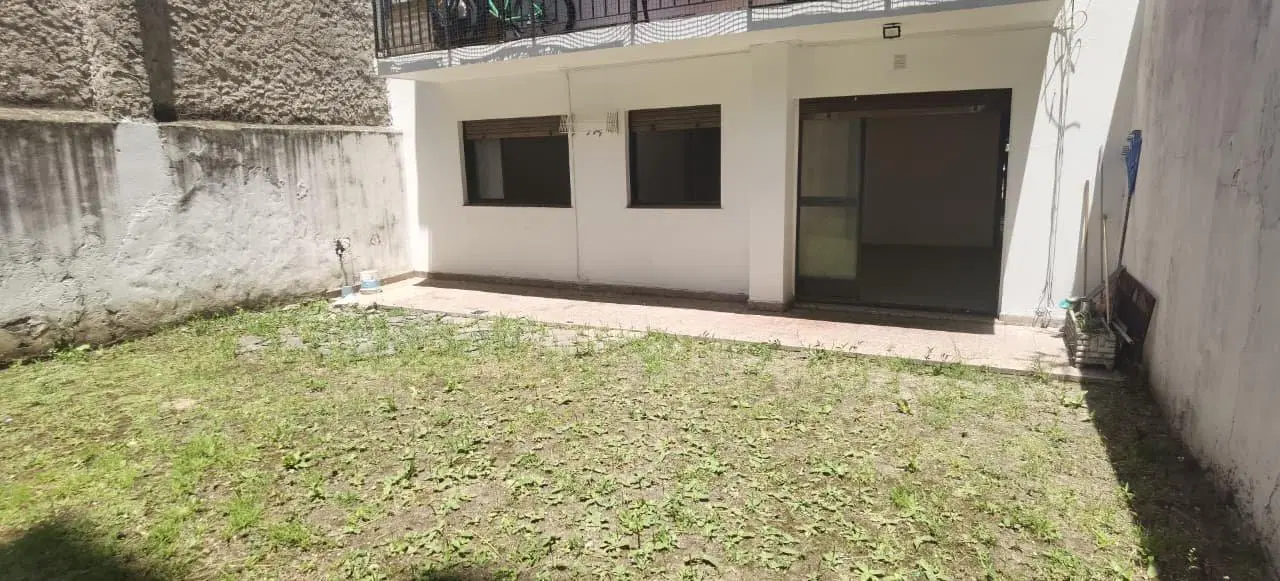 Departamento de 3 ambientes sobre Av Diaz Velez 2