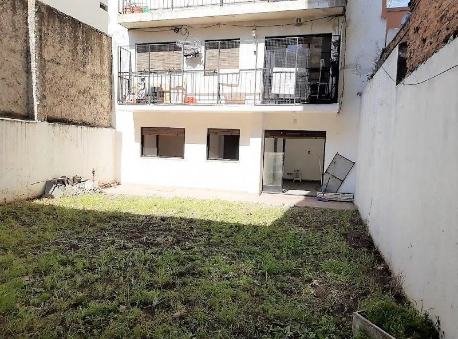 Departamento de 3 ambientes sobre Av Diaz Velez 4
