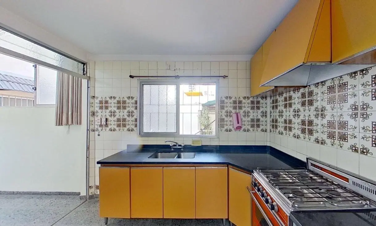 VENTA DE CASA EN LOTE PROPIO – 390 m² TOTALES – ALMAGRO 5