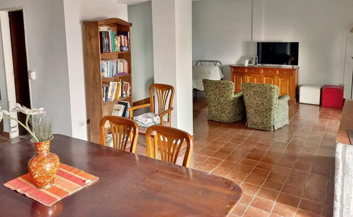 Casa con Jardín, Garaje, Terraza y Parrilla en Villa del Parque 5