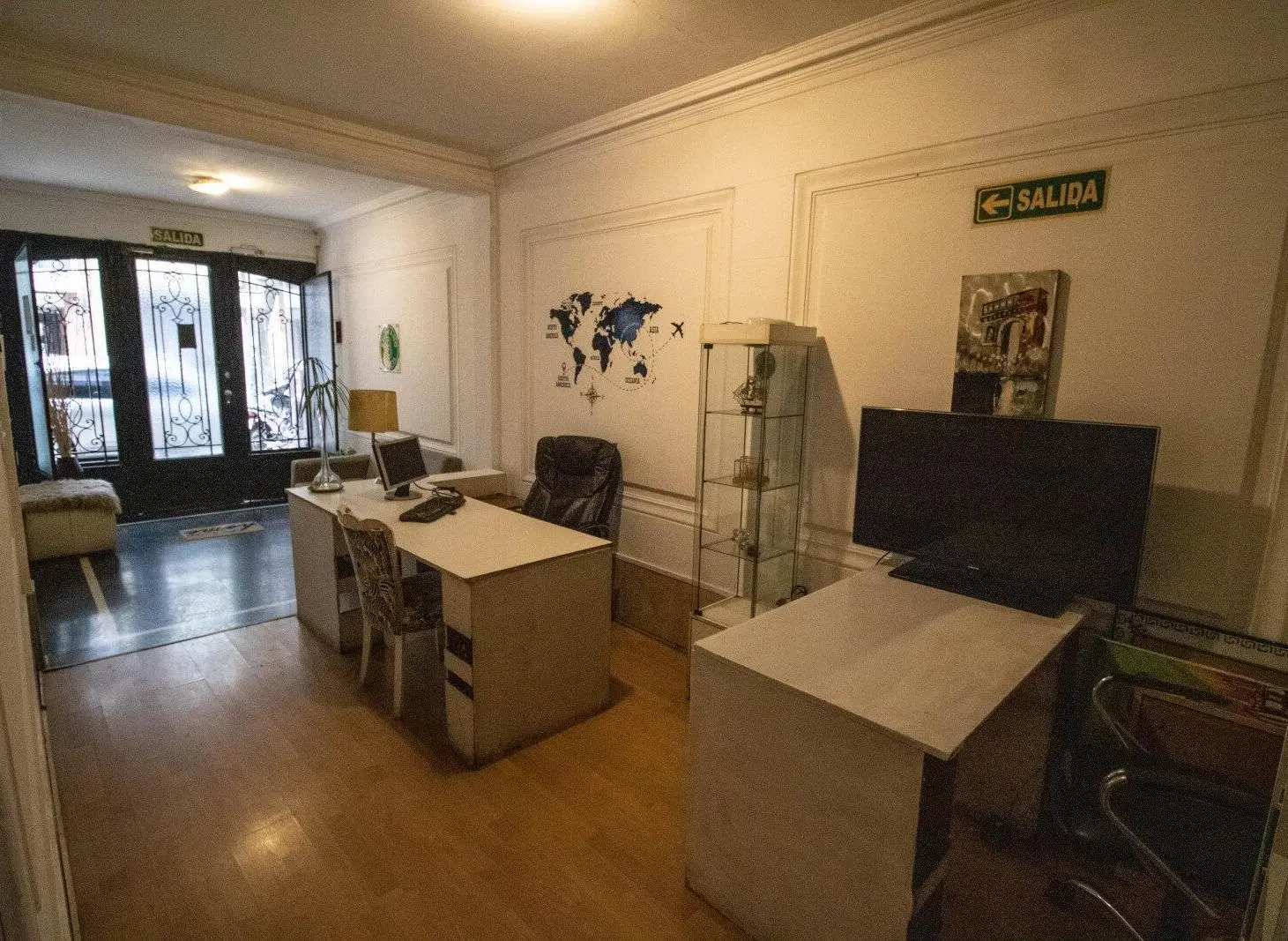Hermosa Casa 8 Ambientes con Patio y Terraza - 3 Plantas - Destino comercial - 320m² - Colegiales 4