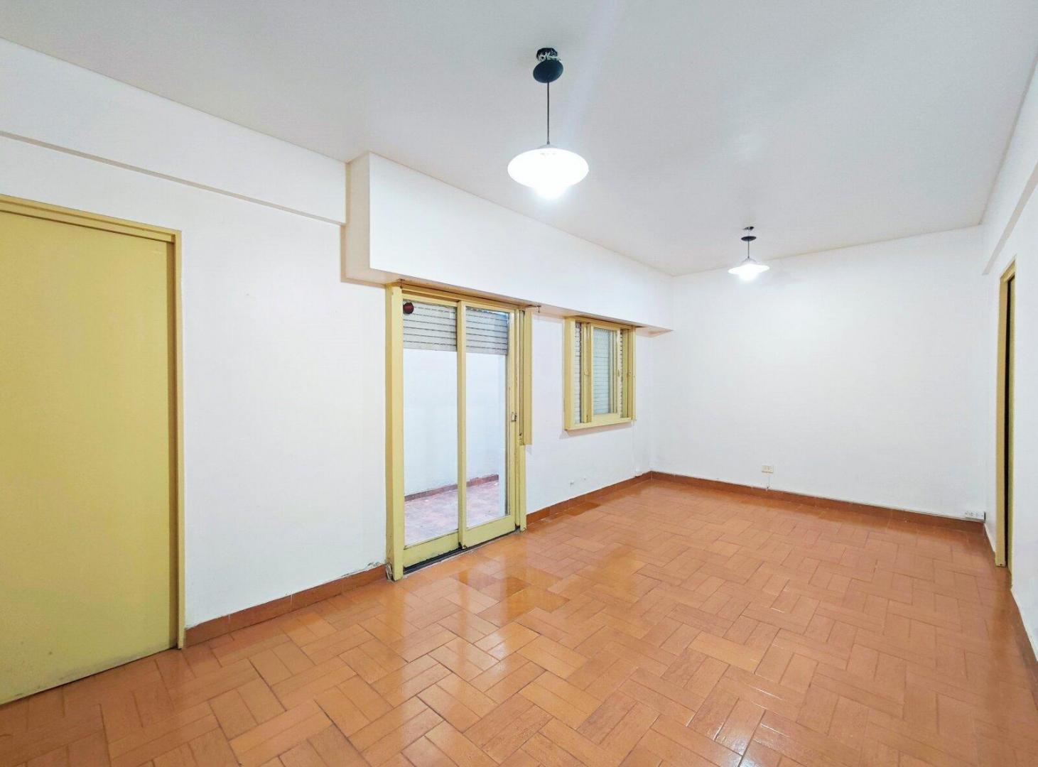 Foto de Almagro, Apto profesional, Apto Crédito, con Garaje y Patio, Listo para escriturar y mudarse., imagen 2