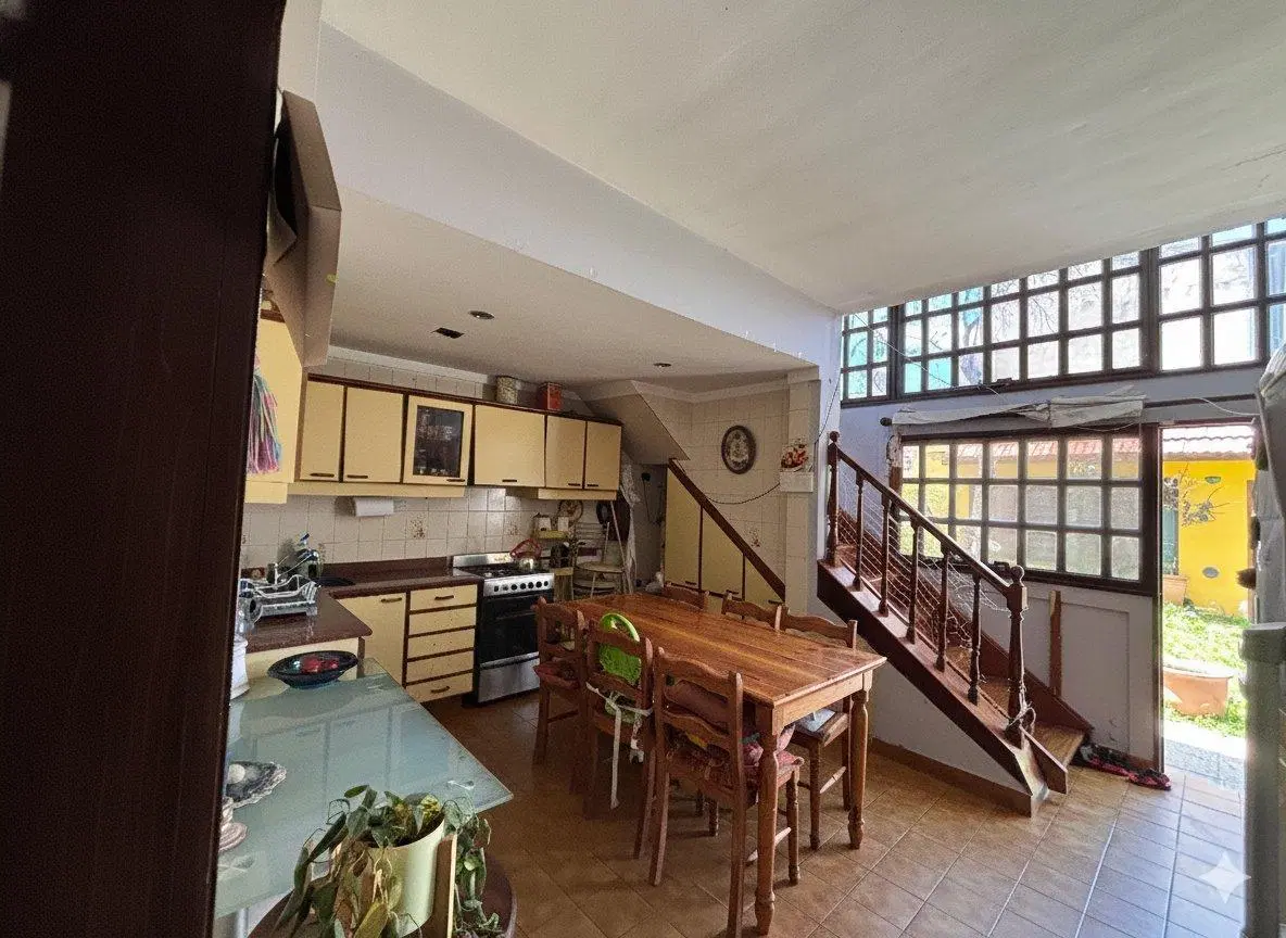 Amplia Casa Quinta de 6 ambientes con gran terreno en Longchamps 5