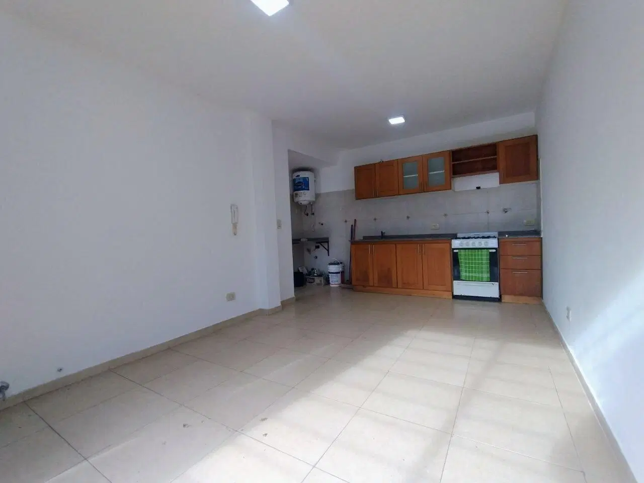 Alquiler departamento 2 ambientes con cochera. Castelar norte, Moron.- 4