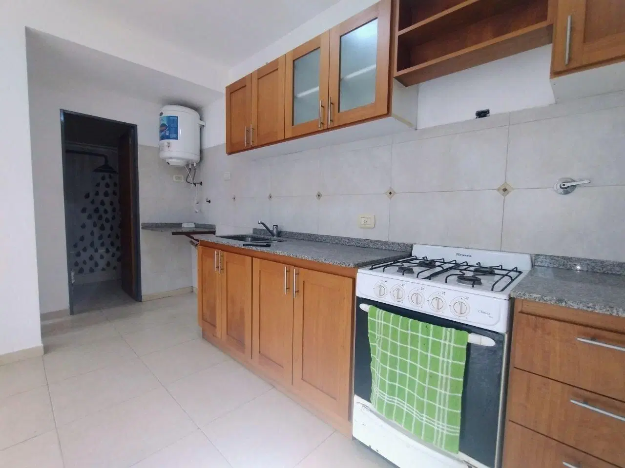 Alquiler departamento 2 ambientes con cochera. Castelar norte, Moron.- 3