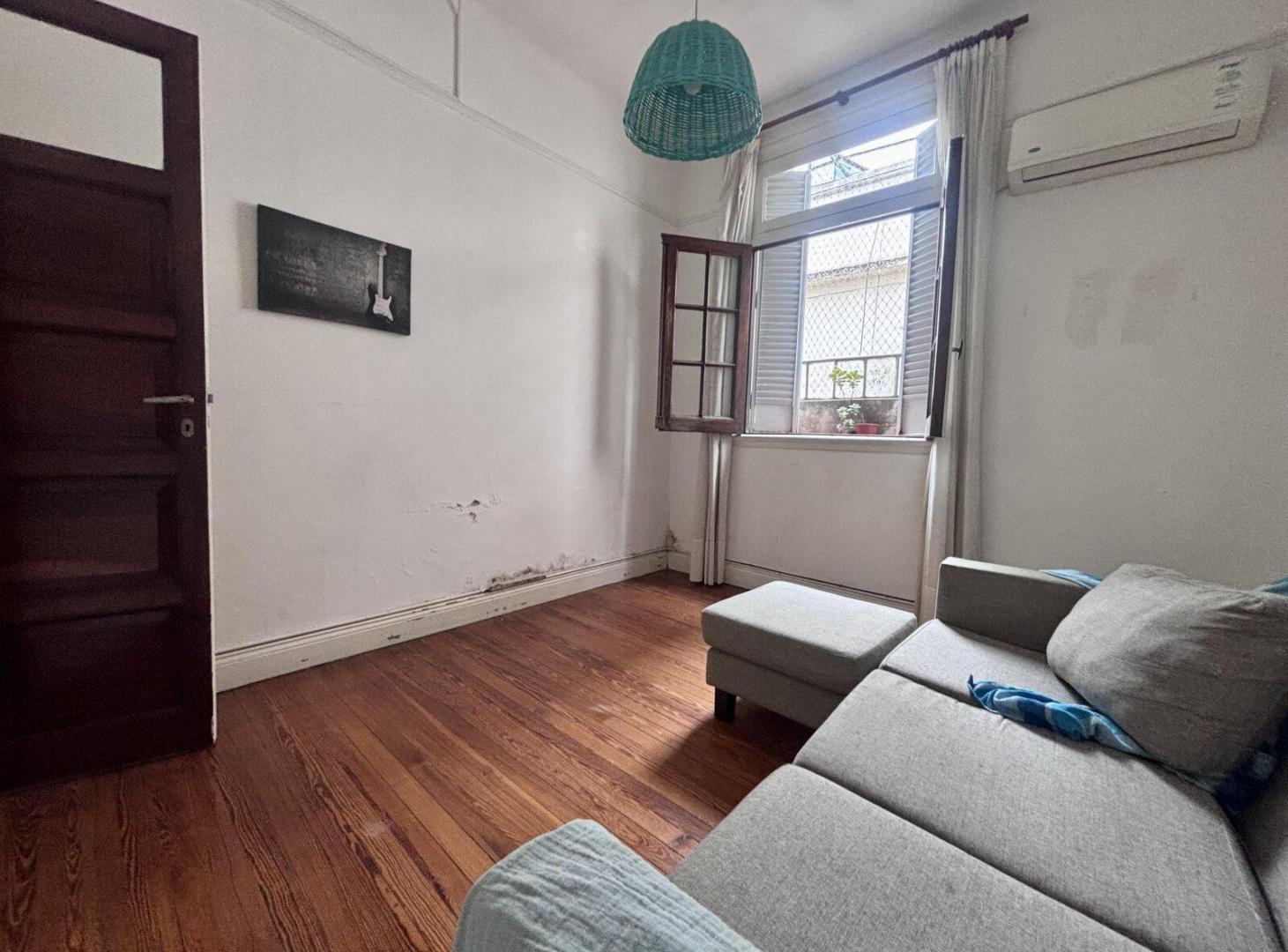 Foto de Imperdible departamento estilo PH de 3 ambientes con dependencia, muy luminoso. Caballito. APTO CRÉD, imagen 2