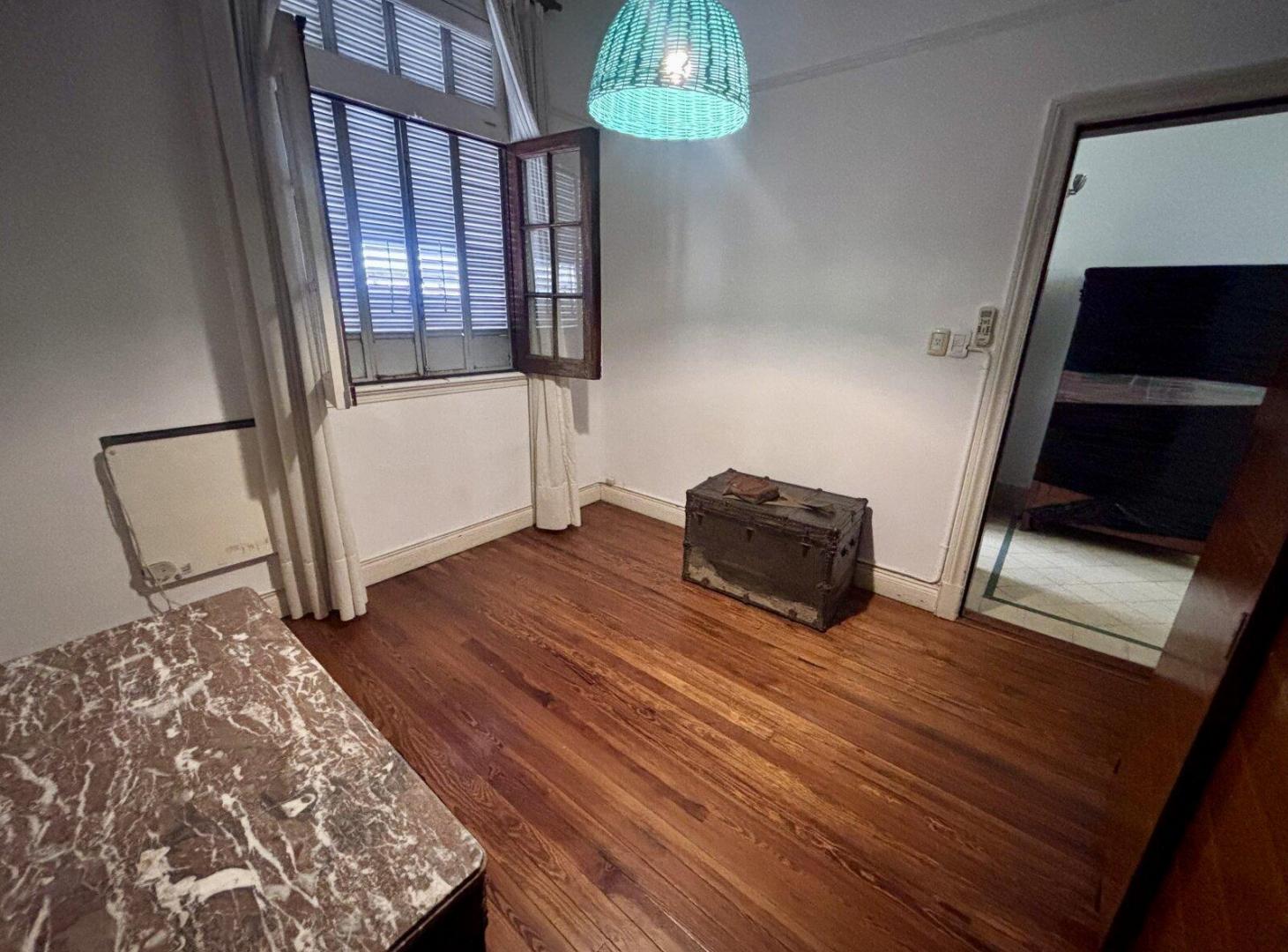 Foto de Imperdible departamento estilo PH de 3 ambientes con dependencia, muy luminoso. Caballito. APTO CRÉD, imagen 1