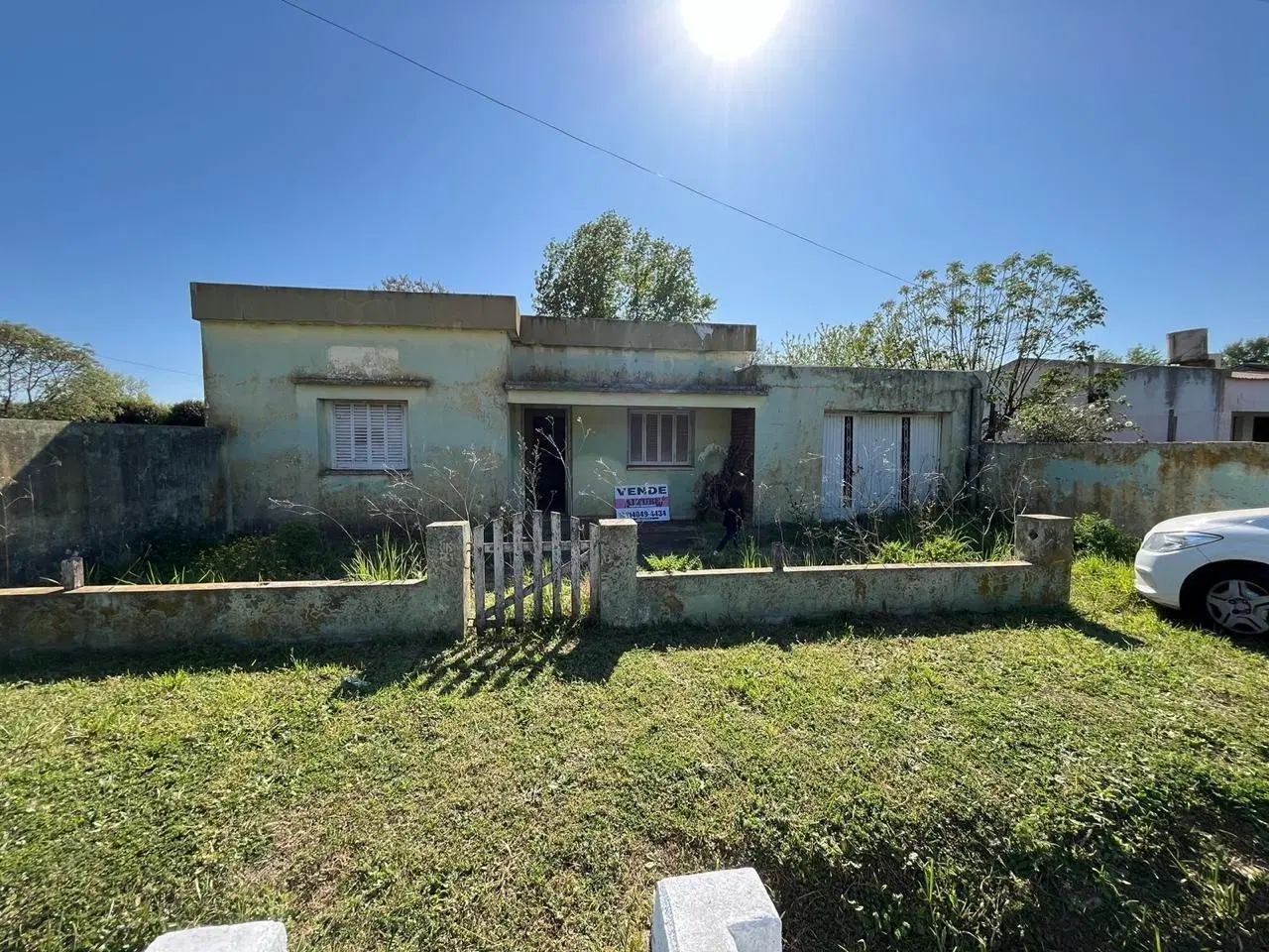 Casa en VENTA a refaccionar con lote en lote 375 metros GOROSTIAGA 3