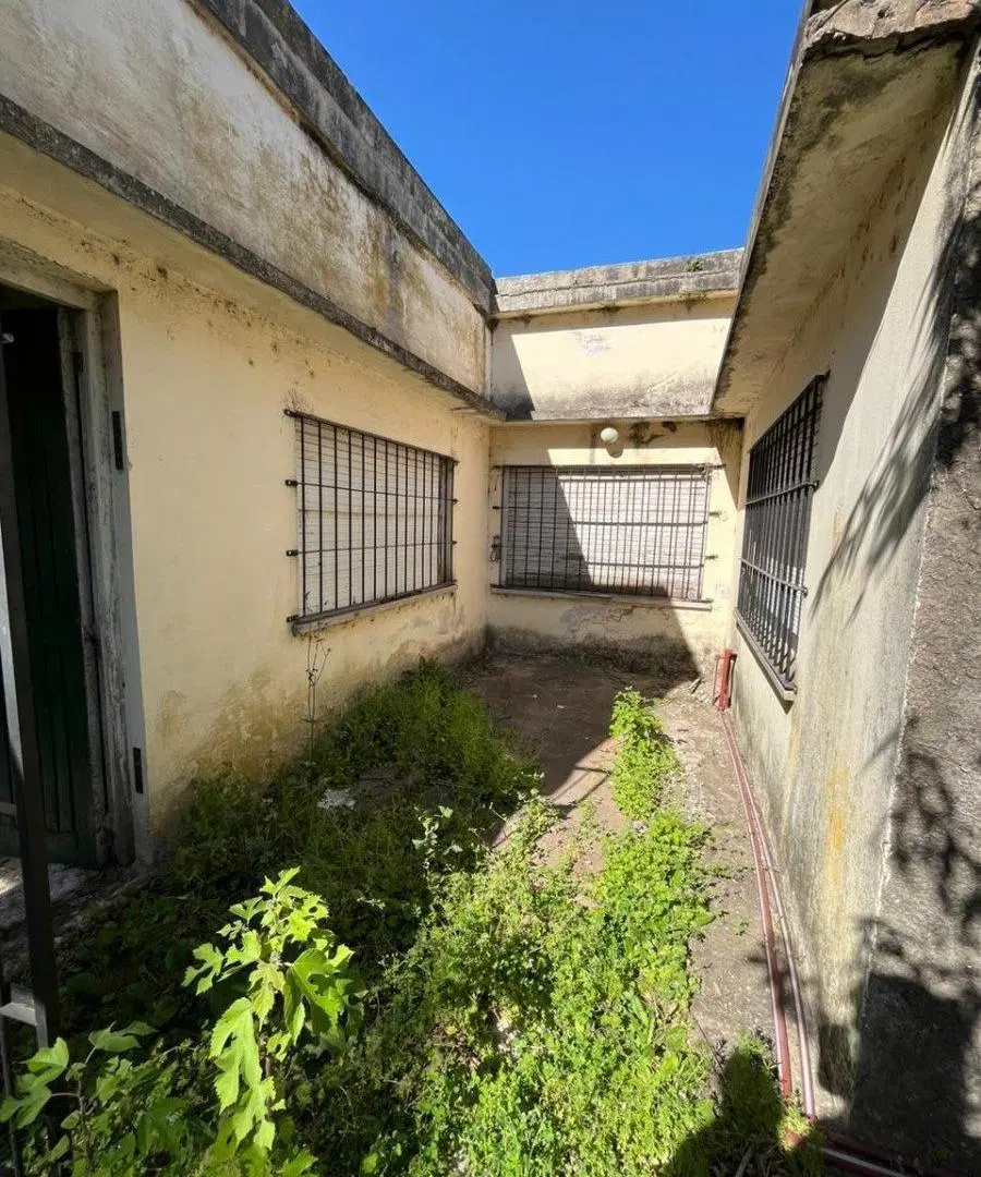 Casa en VENTA a refaccionar con lote en lote 375 metros GOROSTIAGA 8