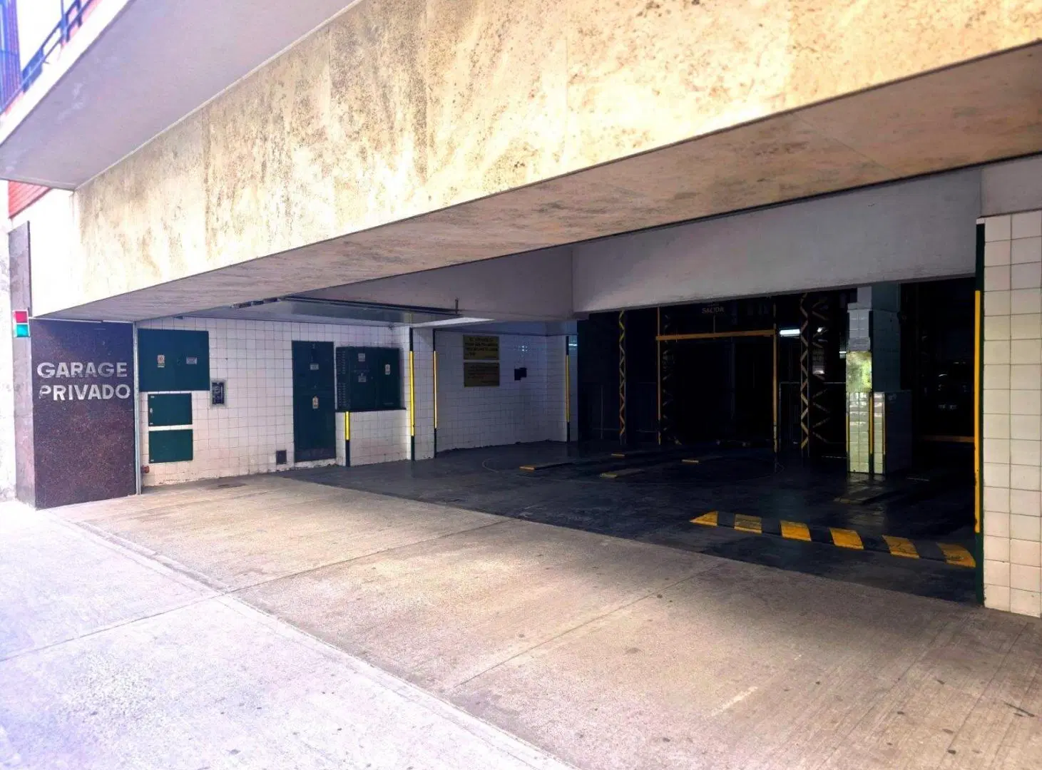 VENTA/ ALQUILER COCHERA PLENO CENTRO OFERTON! 7