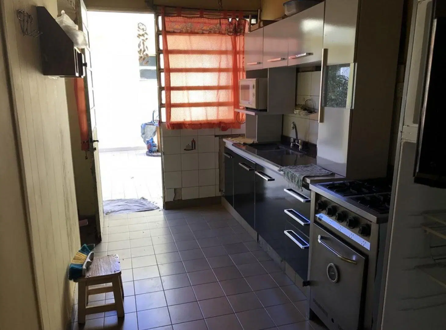 CASA AMERICANA EN UNA PLANTA MUY SOLIDA ZONA COLEGIO WARD, VILLA SARMIENTO 2