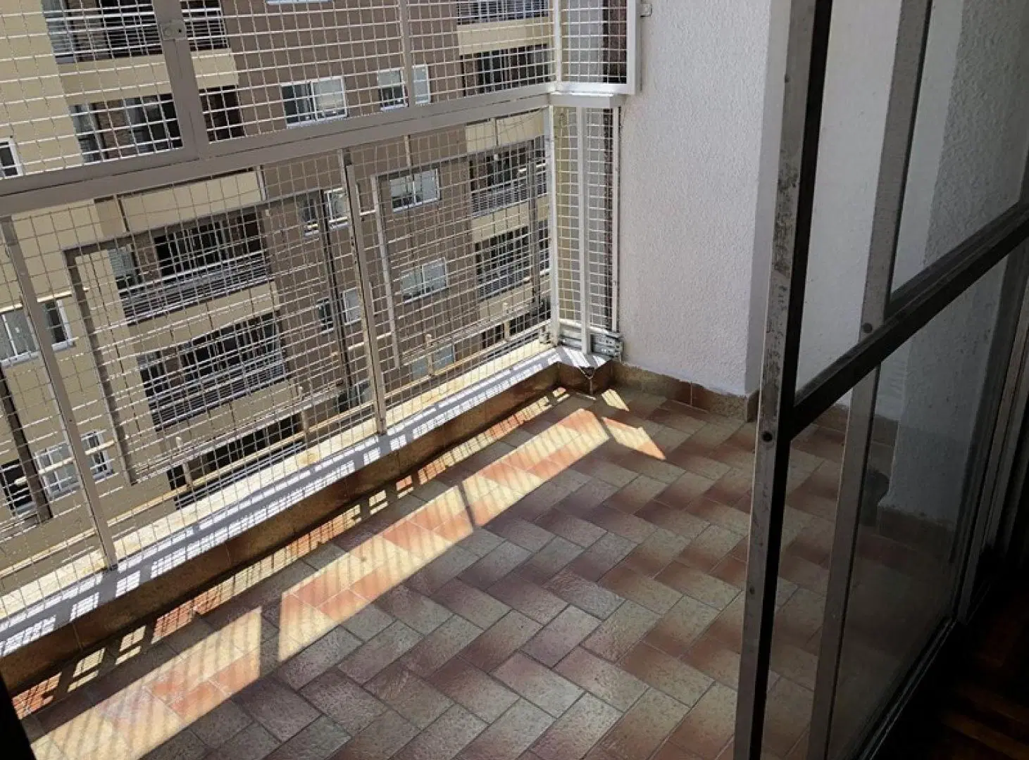 ALQUILER DEPARTAMENTO 4 AMB. EN EDIFICIO CON SEGURIDAD 24HS. 4