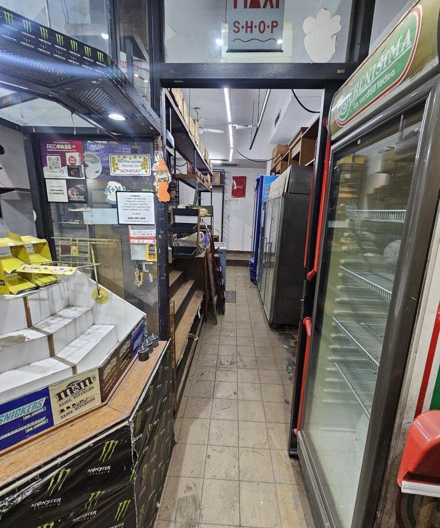 Foto de Local en espectacular zona comercial de Retiro. a metros de peatonal, imagen 4