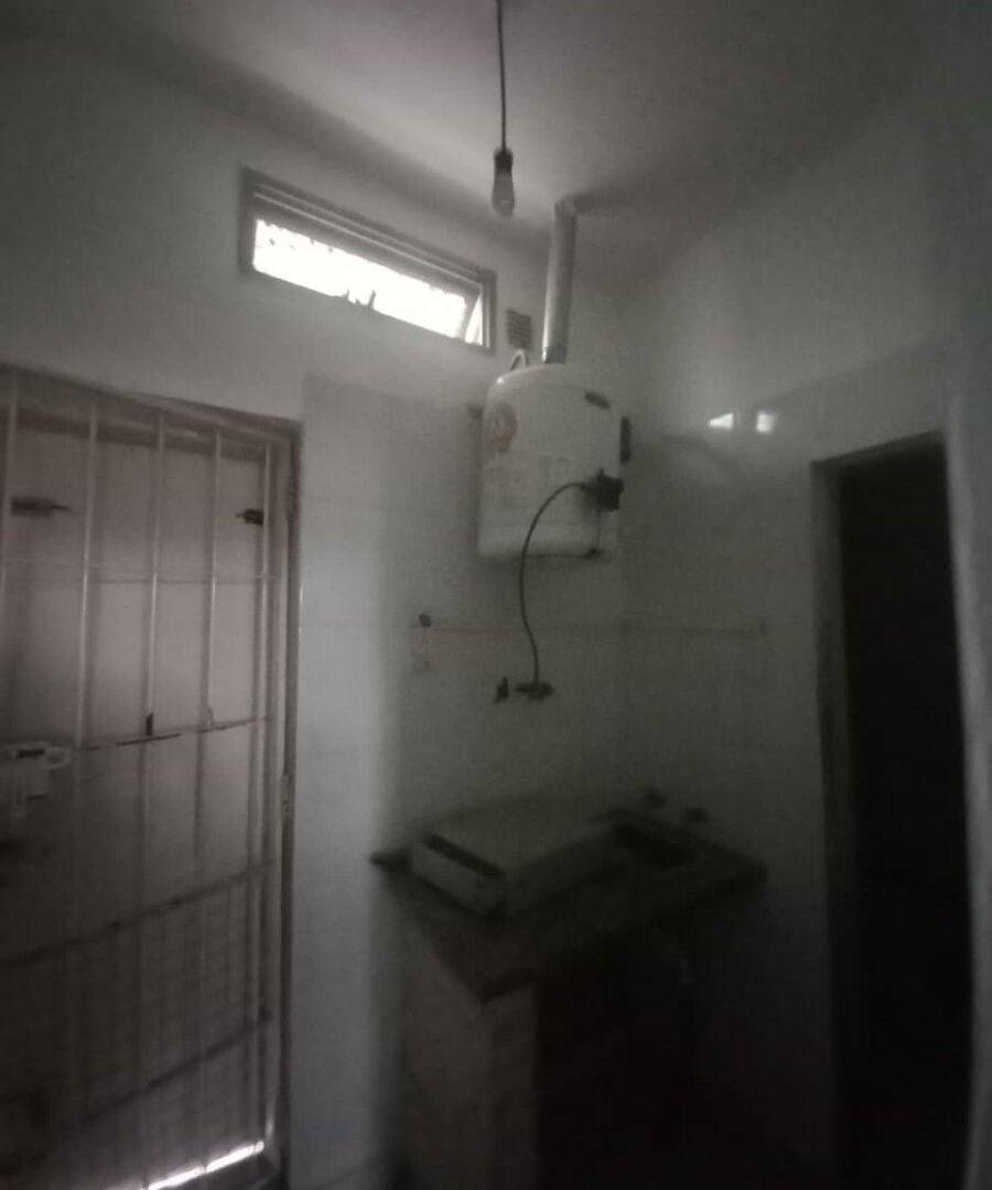 Foto de DOS SALONES COMUNICADOS CON PATIO EN CALLE BELGRANO Nº 1.813 -NQN, imagen 3