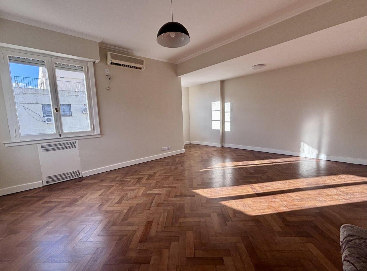Foto de Excelente semipiso 4 ambientes, muy luminoso.Totalmente reciclado, SAN, imagen 4