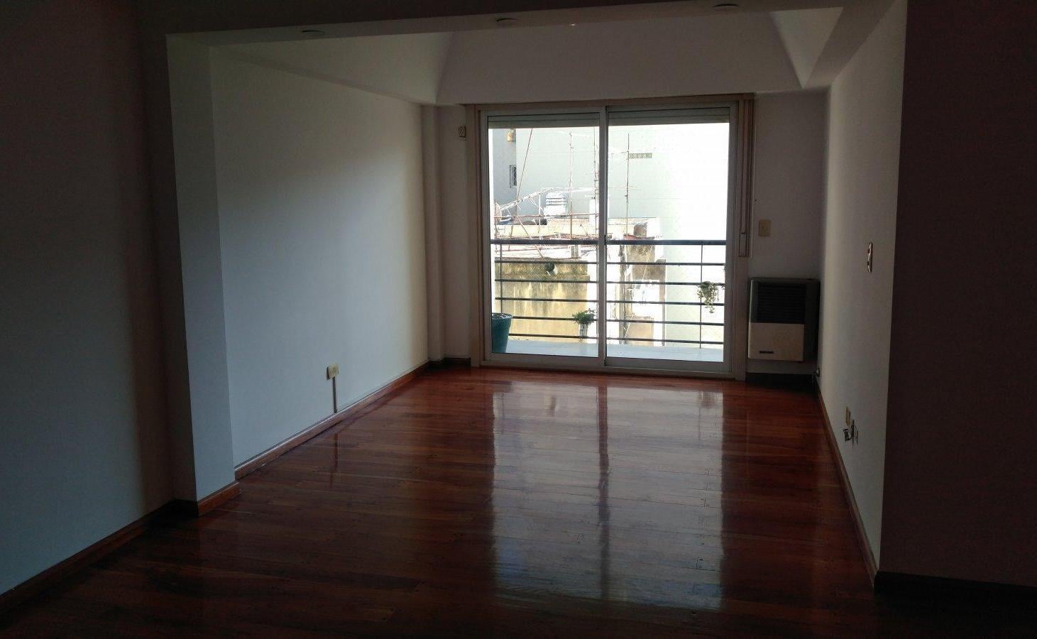 Foto de HERMOSO SEMIPISO DE 3 AMB EN CABALLITO, imagen 4