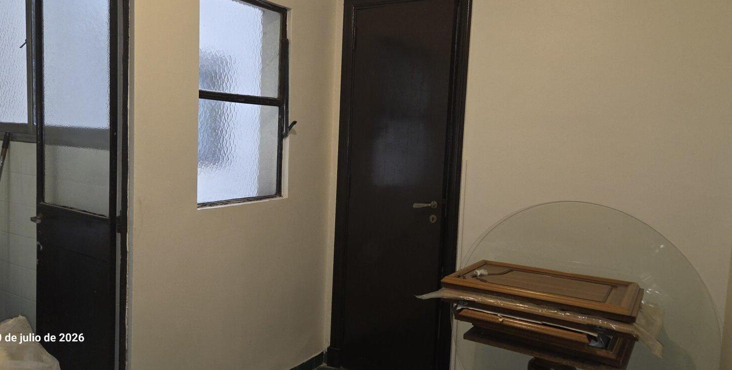 Foto de EXCELENTE DEPTO. 3 AMB.CON DEPENDENCIA RECIEN PINTADO Y PISOS, imagen 3