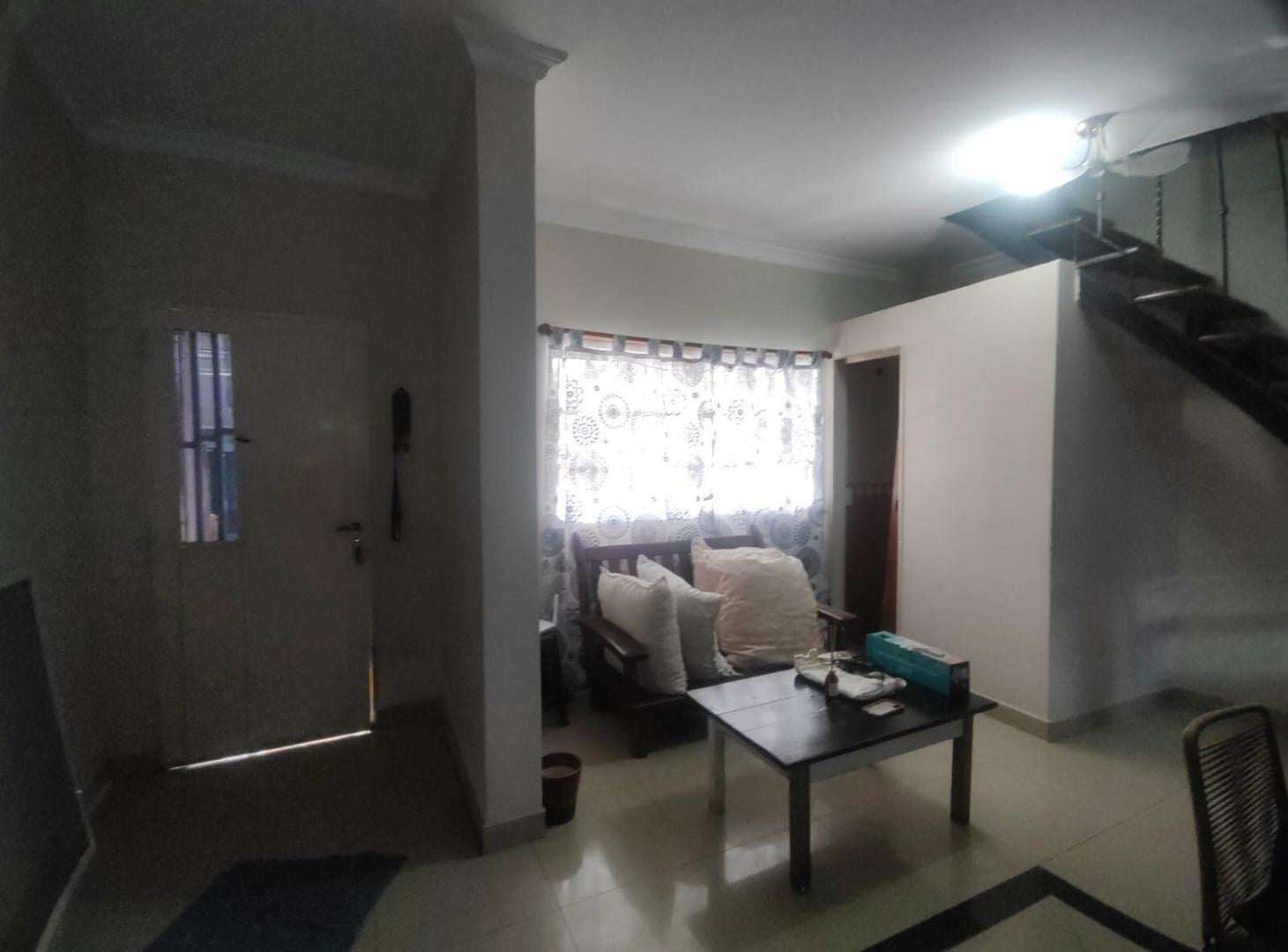 Foto de Duplex 4 ambientes en venta en Don torcuato, imagen 2