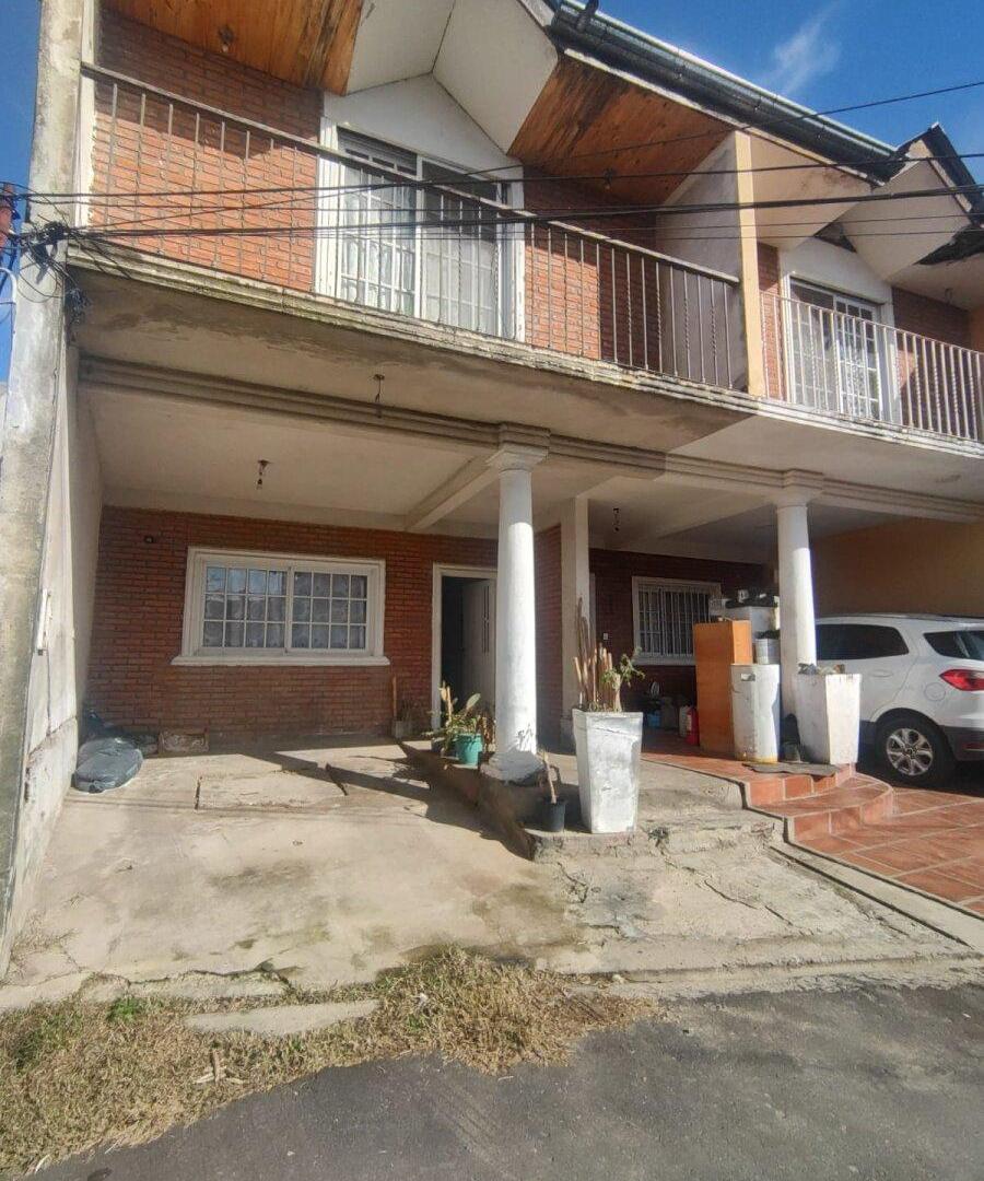 Foto de Duplex 4 ambientes en venta en Don torcuato, imagen 1