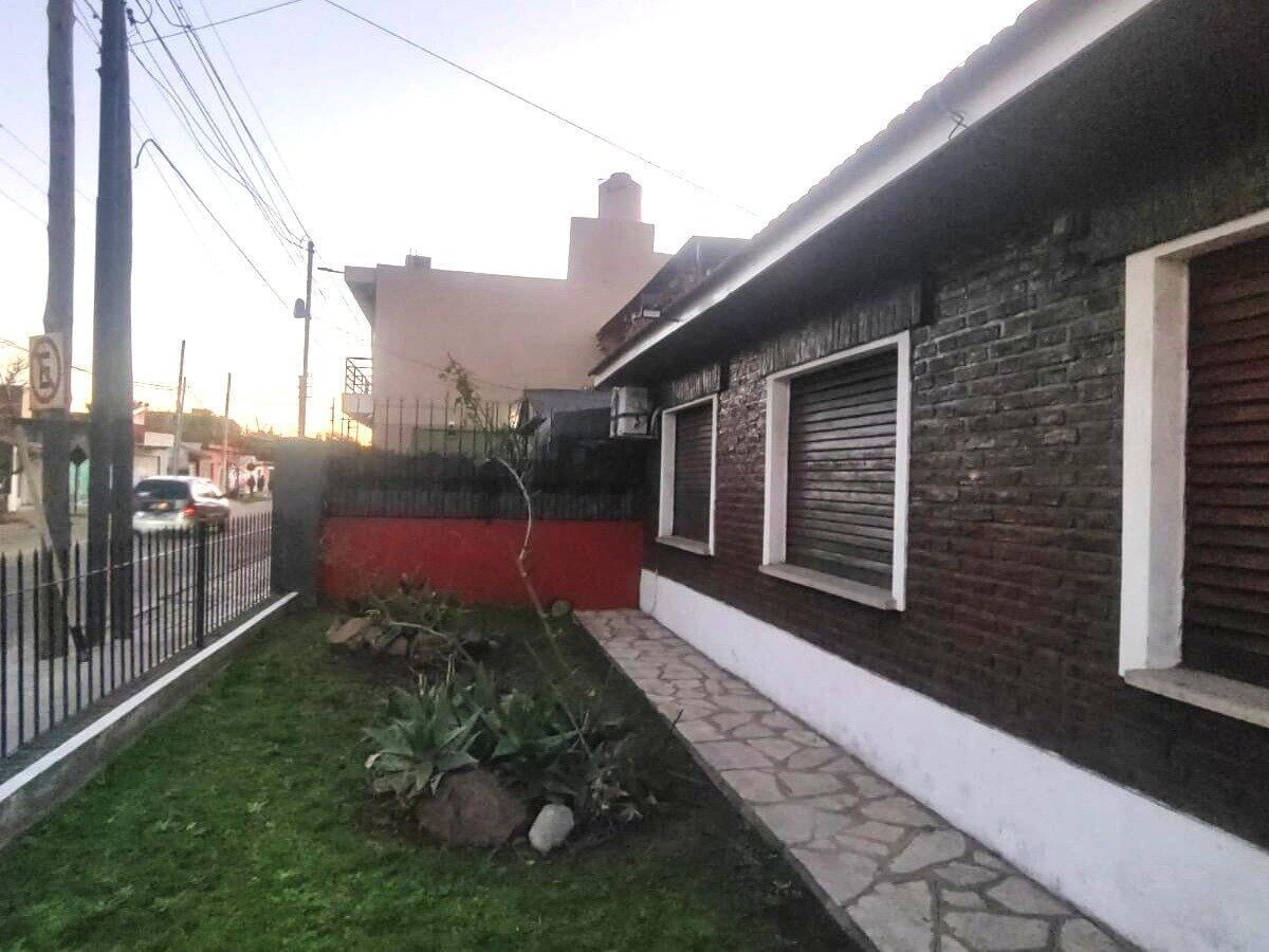 CASA EN VENTA 4 AMB. C/PATIO EN BERAZATEGUI