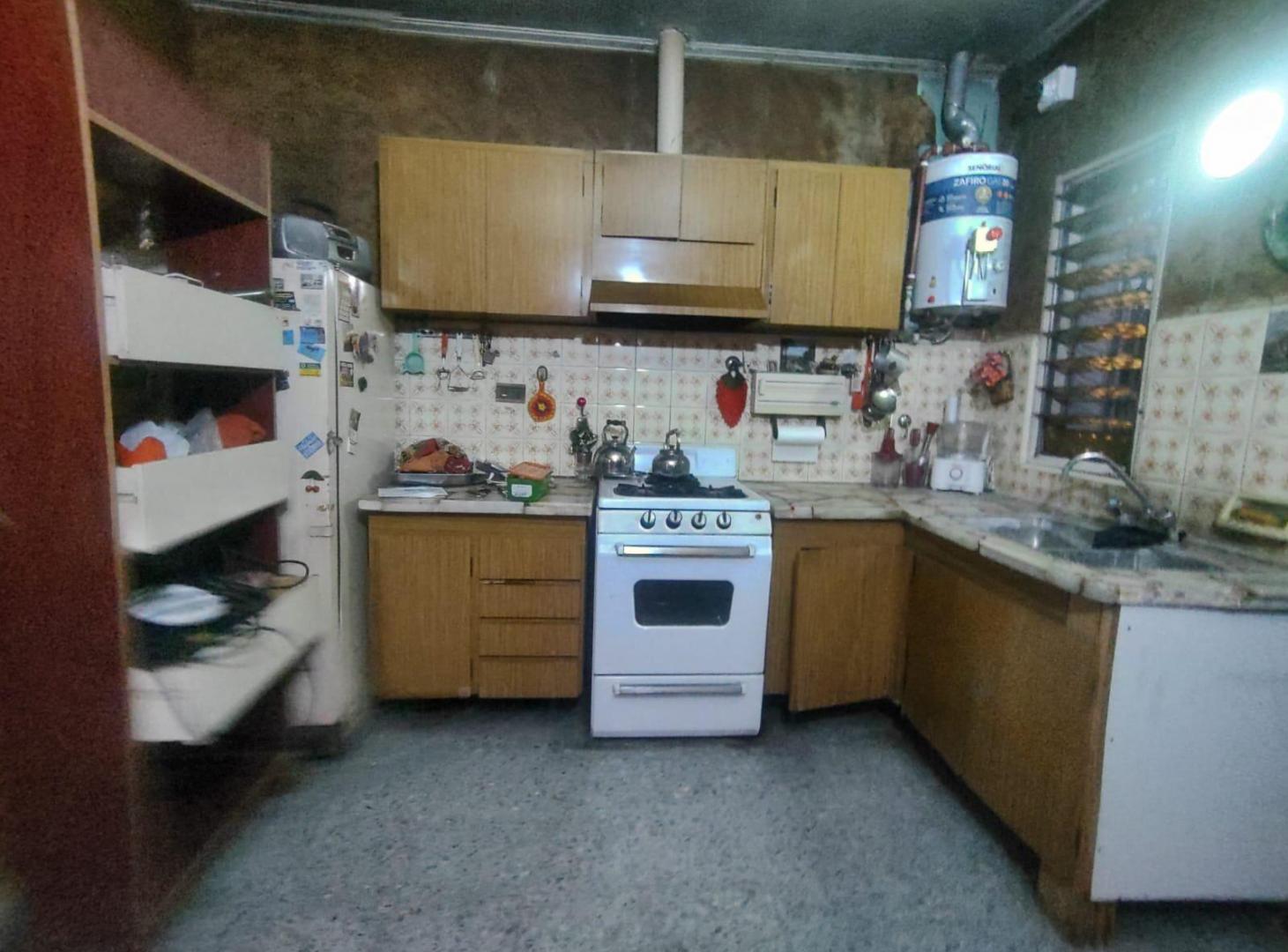 Foto de CASA EN VENTA 4 AMB. C/PATIO EN BERAZATEGUI, imagen 2