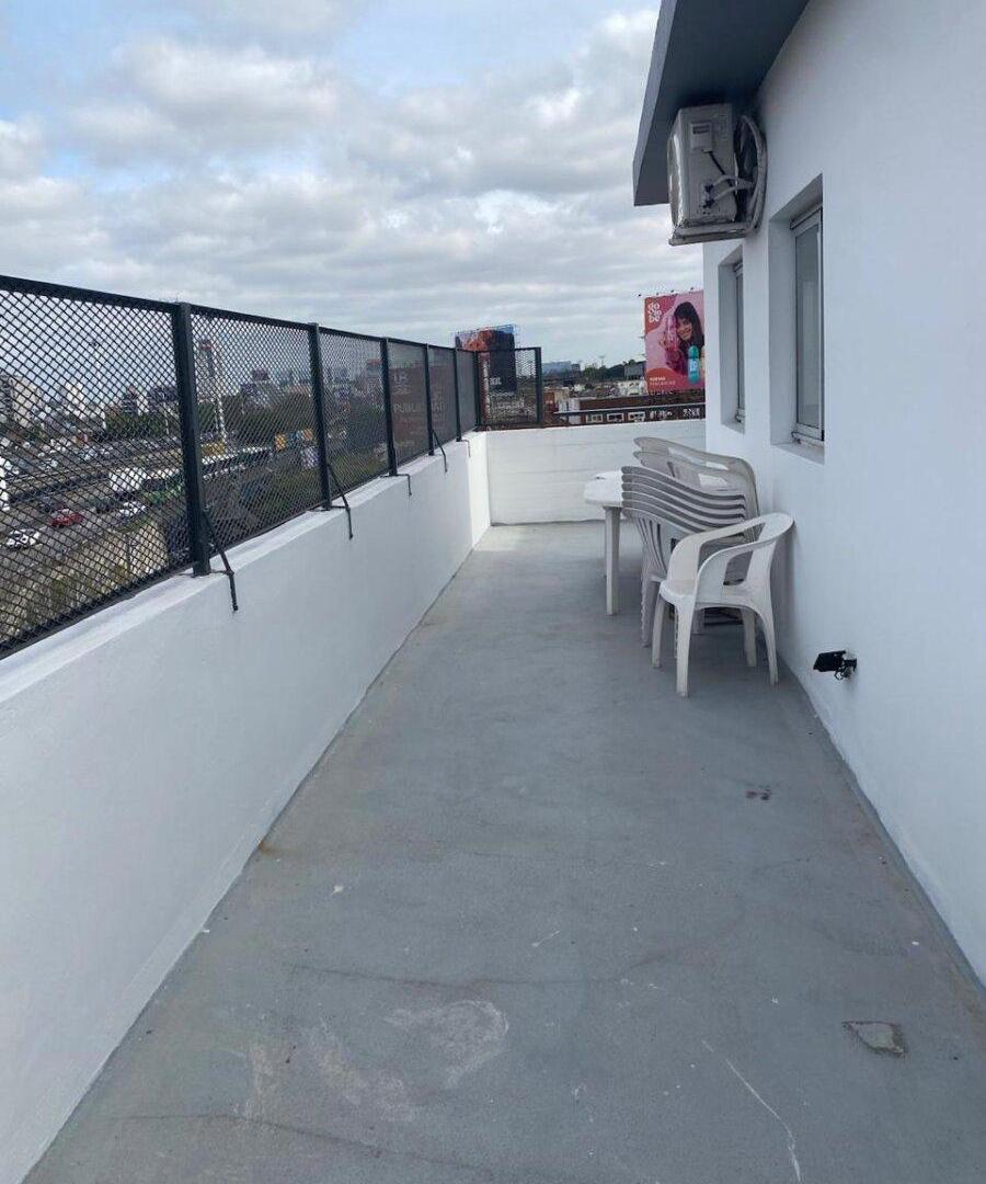 Foto de OFICINA EN 5 PISO MINIMALISTA Monoambiente, imagen 1